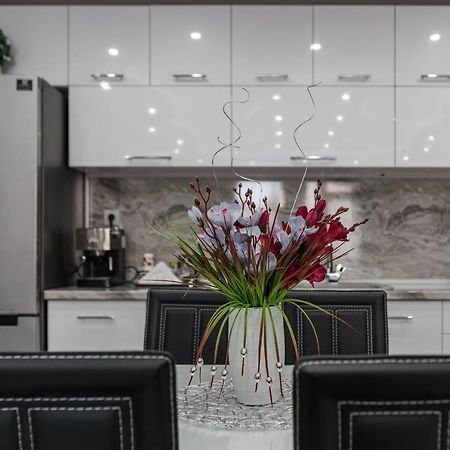 City Apartments - A Brand New Luxury & Comfy 2 Asenovgrad Eksteriør bilde